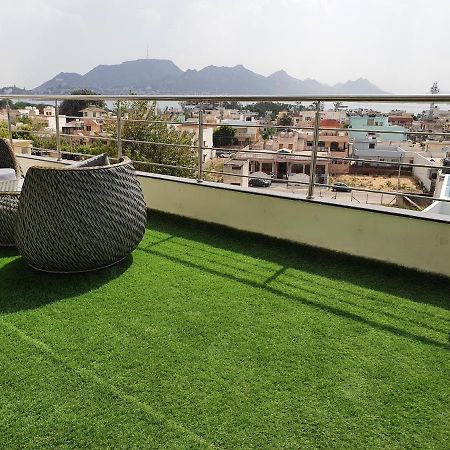 Hotel Jw Cruise Ajmer Esterno foto