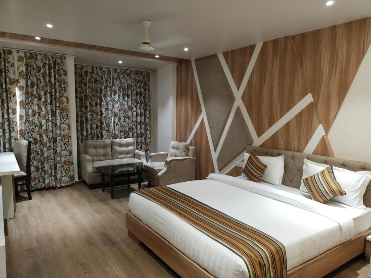 Hotel Jw Cruise Ajmer Esterno foto