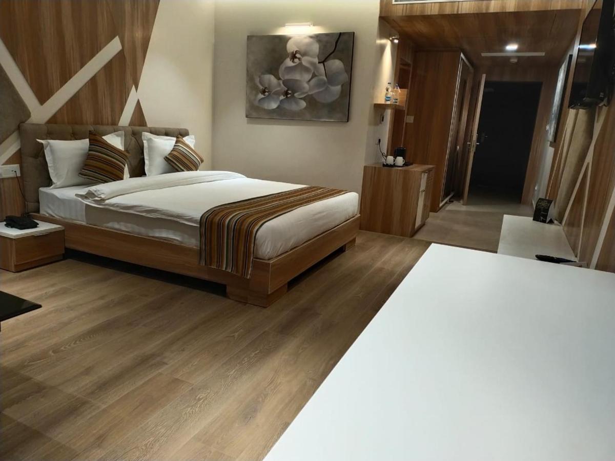 Hotel Jw Cruise Ajmer Esterno foto