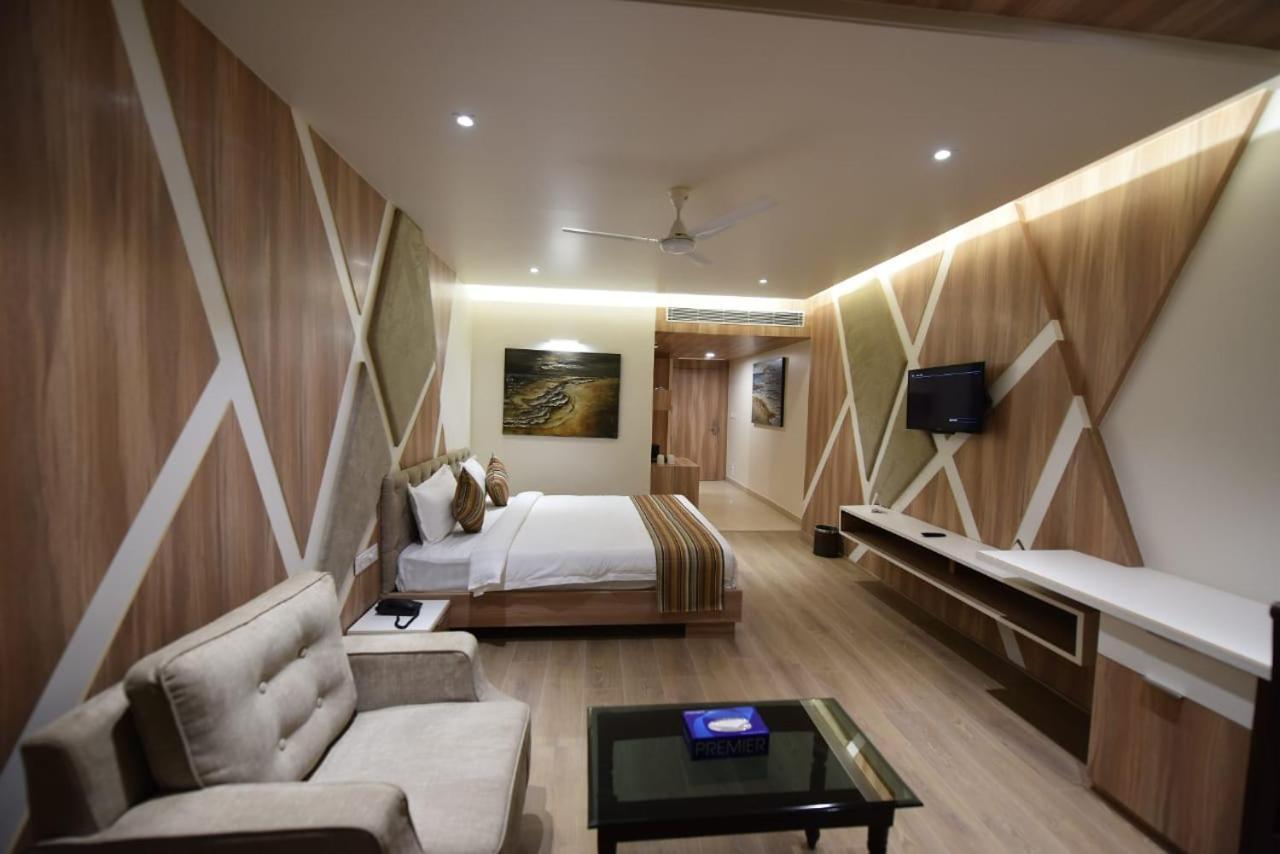 Hotel Jw Cruise Ajmer Esterno foto